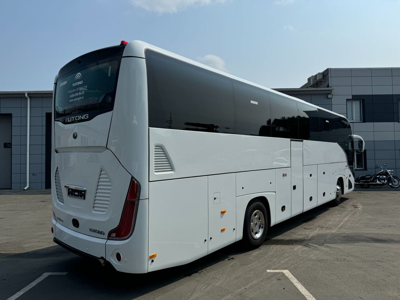 Новинка 2025: улучшенный доступ к запасному колесу в автобусе ZK6128H