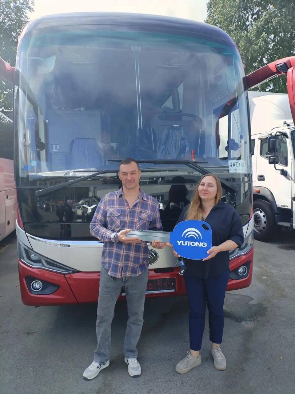Туристические YUTONG C12 PRO переданы новым владельцам