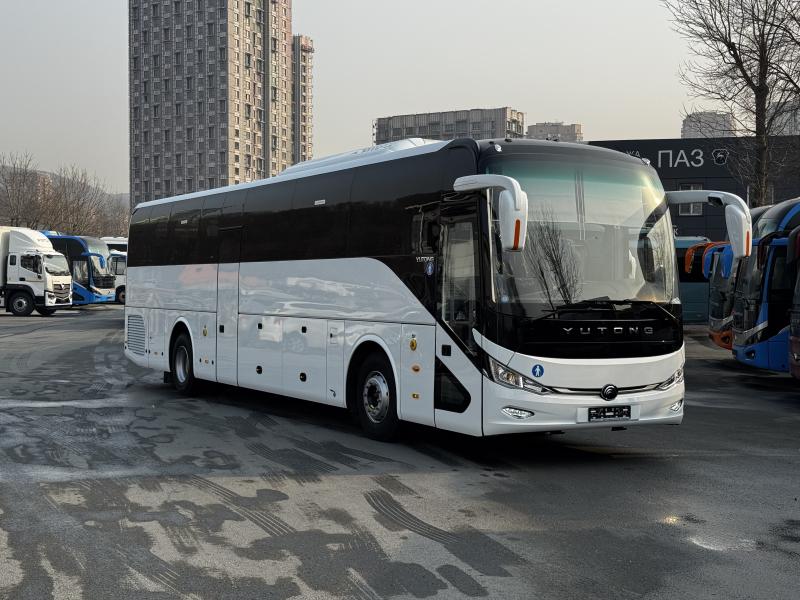 Передача автобуса Yutong C12 (ZK6127HQ) для туризма во Владивостоке 