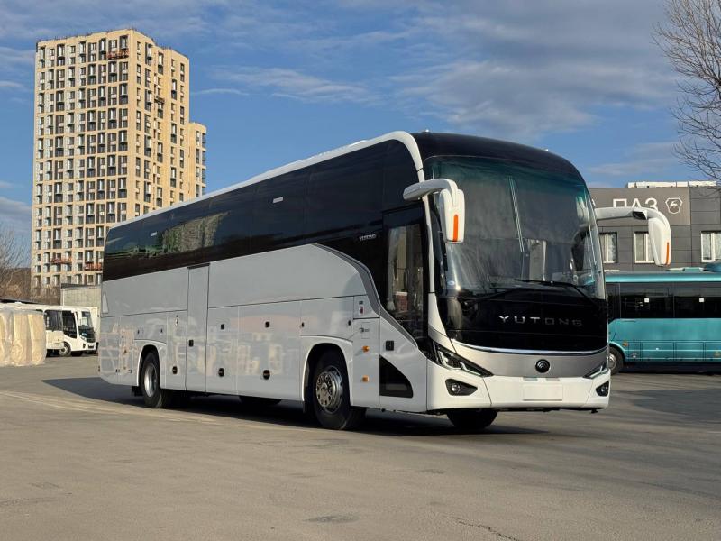 Флагманский туристический автобус Yutong C12 PRO ZK6128H: подробный обзор