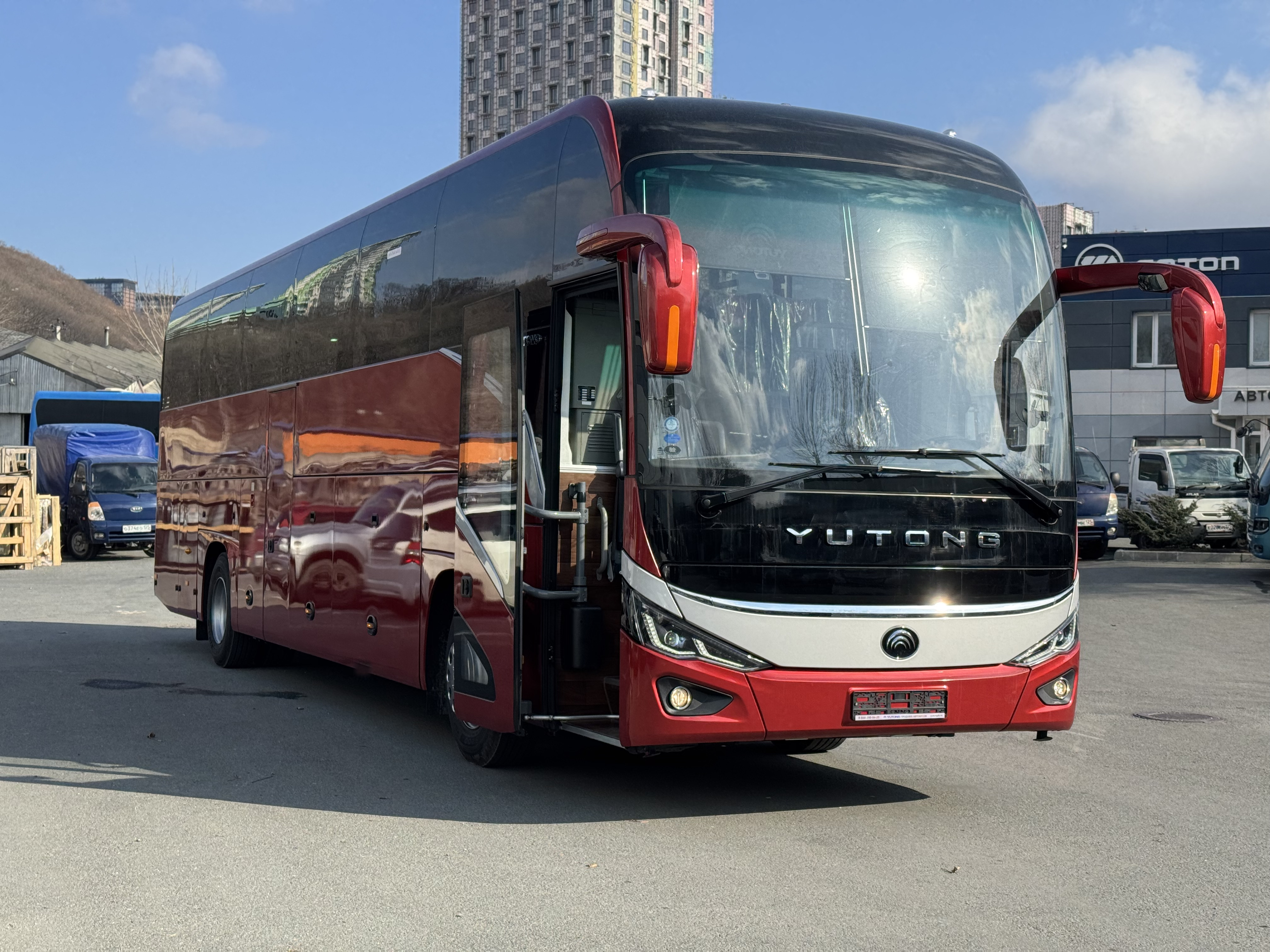 Еще один Yutong C12PRO отправляется к заказчику (ZK6128H)