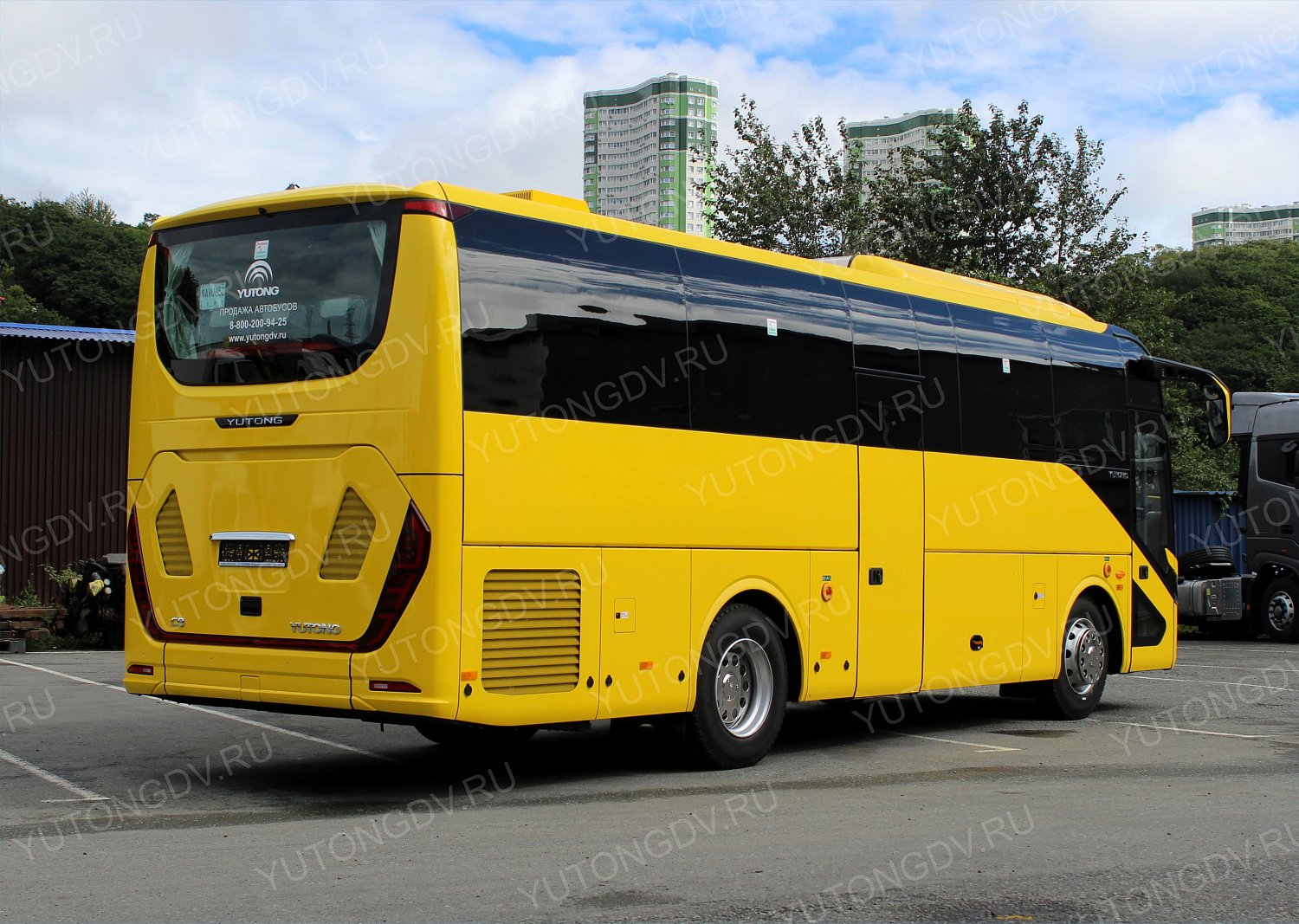 YUTONG C9 для перевозки детских групп: новый автобус в ярком жёлтом цвете