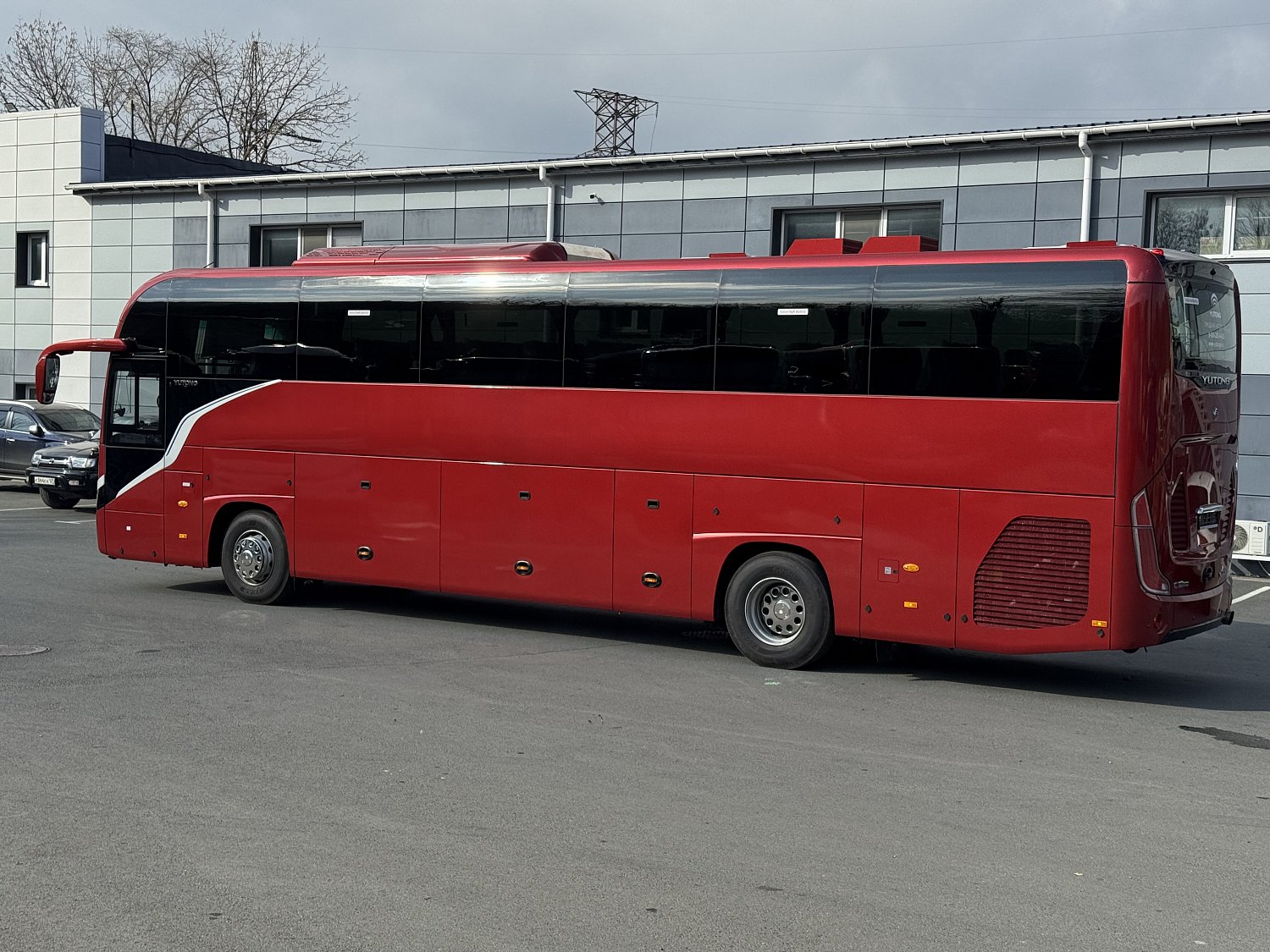 Еще один Yutong C12PRO отправляется к заказчику (ZK6128H)