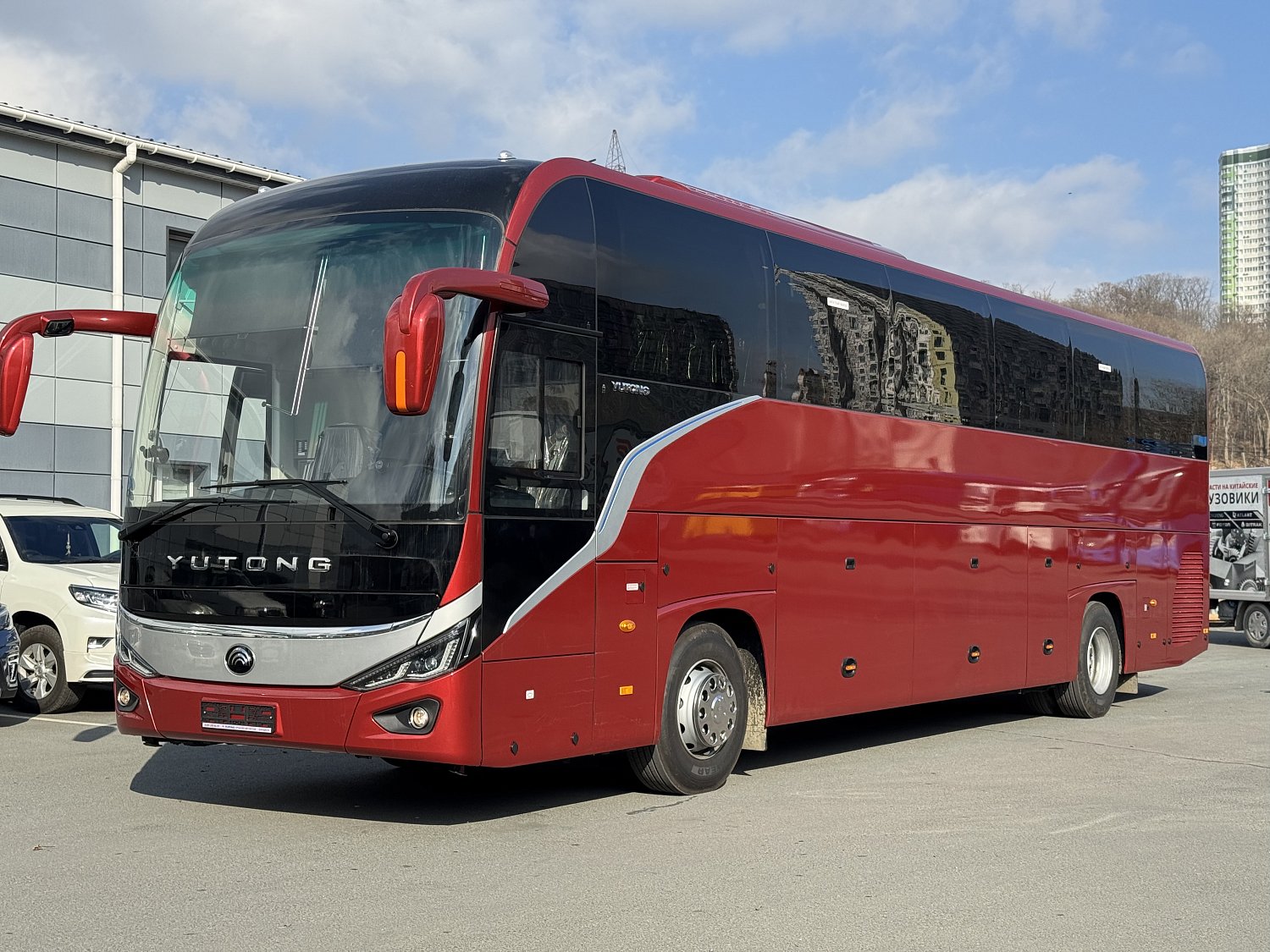 Еще один Yutong C12PRO отправляется к заказчику (ZK6128H)