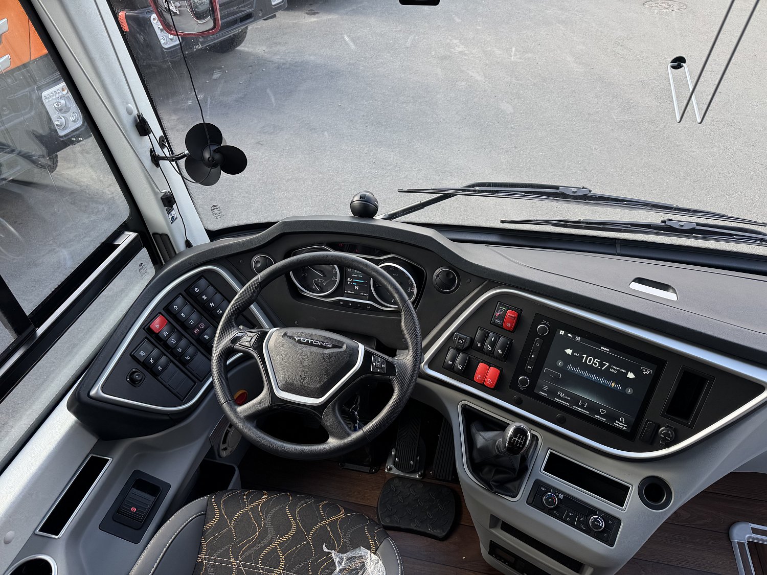 Еще один Yutong C12PRO отправляется к заказчику (ZK6128H)