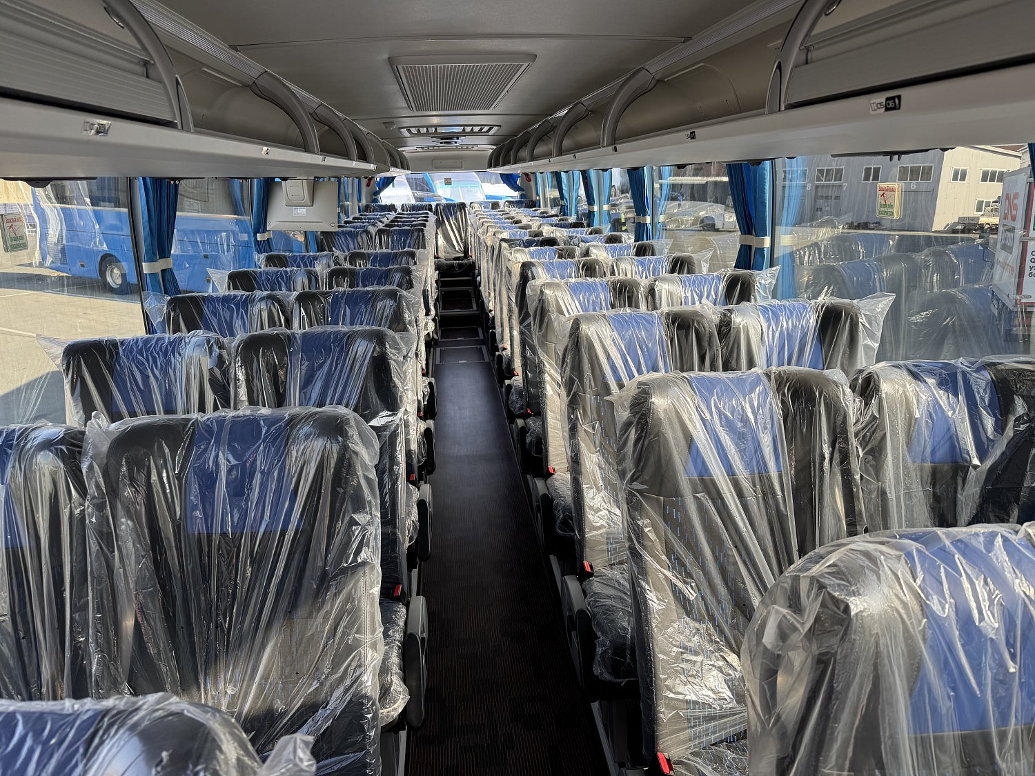 Газовые туристические автобусы на Сахалин ZK6128HN (CNG)