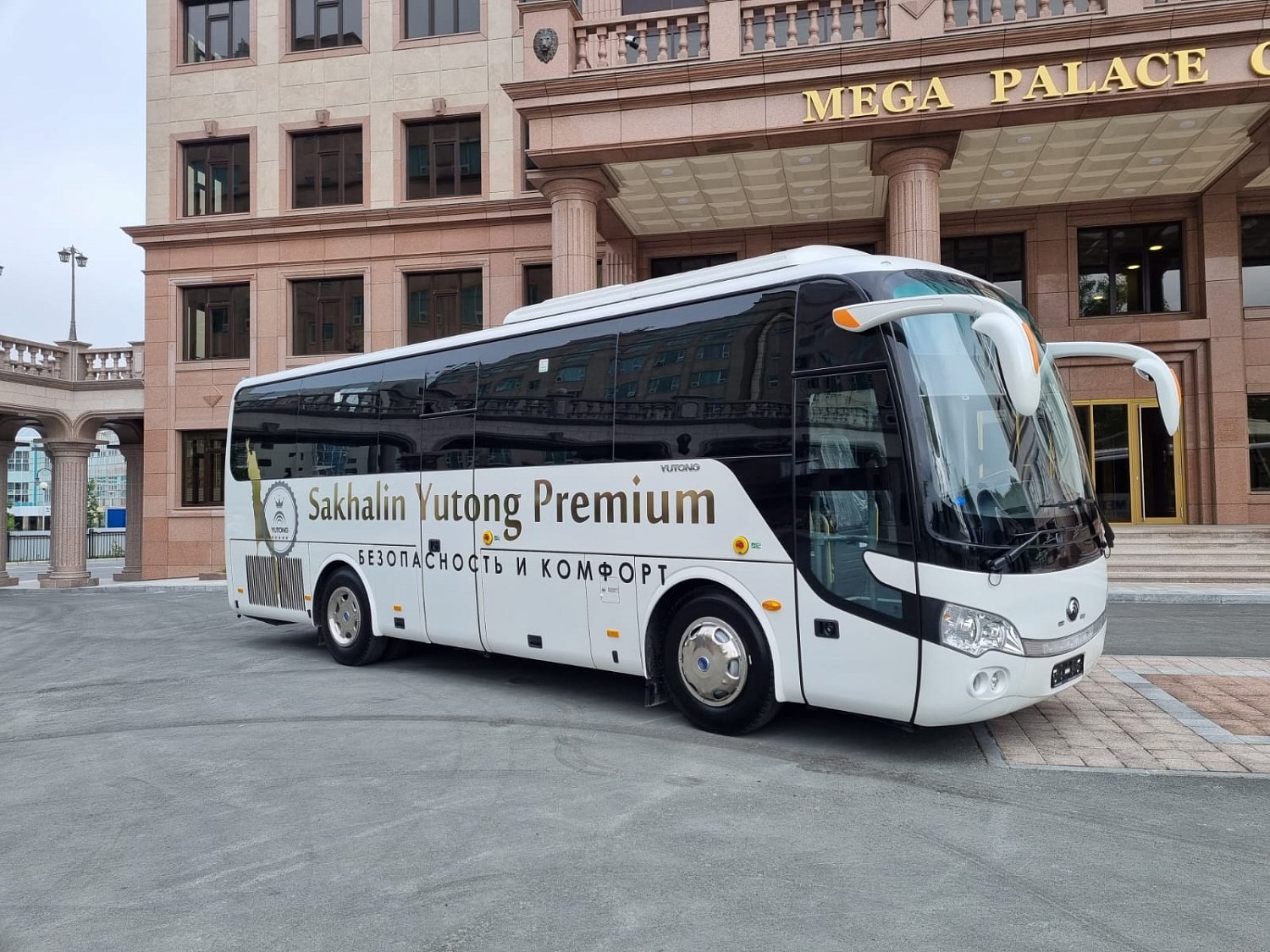 YUTONG ZK6938 в комплектации Премиум