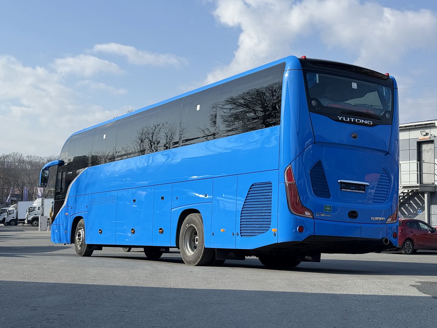 Газовые туристические автобусы на Сахалин ZK6128HN (CNG)